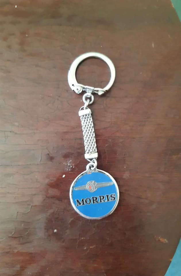 KEYCHAIN vintage Morris WHITE METAL AND ENAMEL.