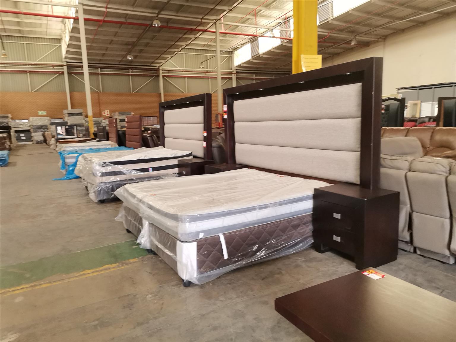 Queen size new solid beds for R2800 each.. Shop closing. P