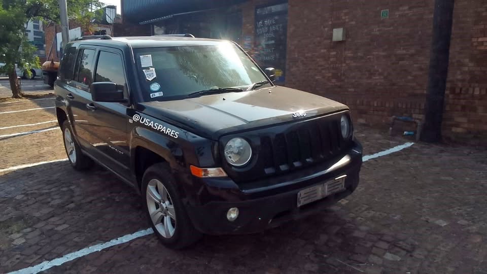 Jeep Patriot 2.4 Second-Hand Interior Parts In Stock  WhatsApp Marco on - Private Seller