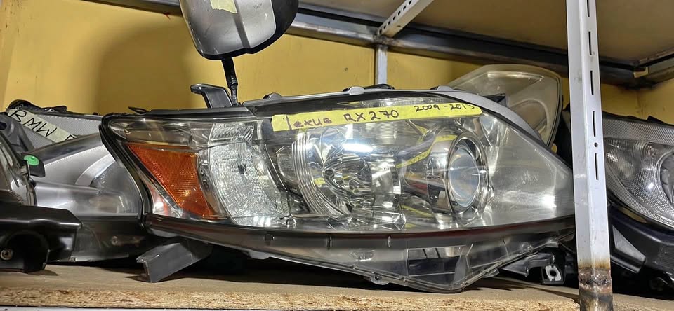 Lexus RX270 headlight 2009/13 - Private Seller Lexus RX270 headlight 2009/13 - Private Seller