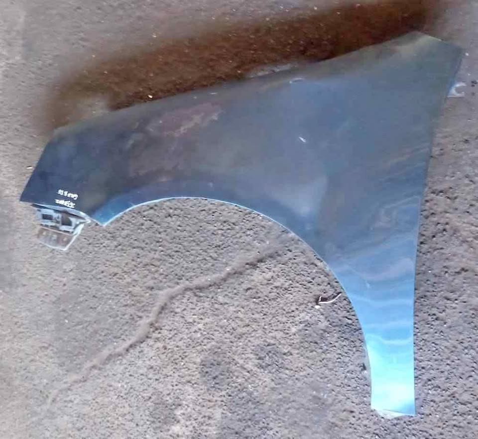 Vw golf 5 2.0 tdi lhs fender Vw golf 5 2.0 tdi lhs fender