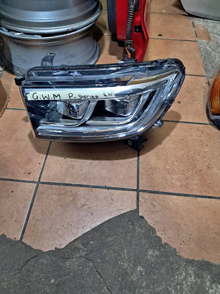 GWM P SERIES Headlight  Used Auto Body Spare Parts at Sema Spare Center - Private Seller