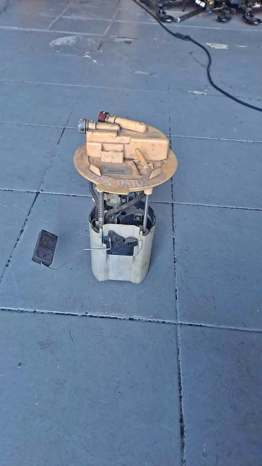 Fuel pump Volvo S60 - Private Seller Fuel pump Volvo S60 - Private Seller