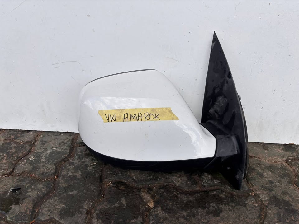 Volkswagen Amarok Mirror - Private Seller Volkswagen Amarok Mirror - Private Seller