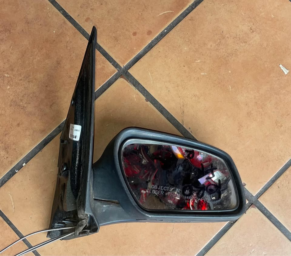 Ford Figo side mirror - Private Seller Ford Figo side mirror - Private Seller