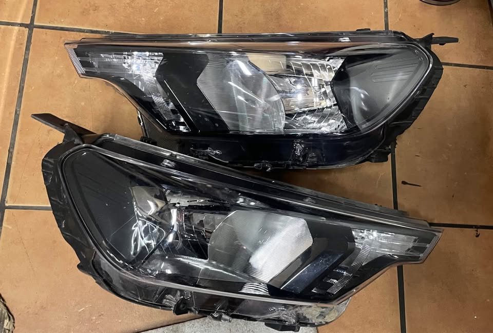 Kia Sonet headlights - Private Seller Kia Sonet headlights - Private Seller