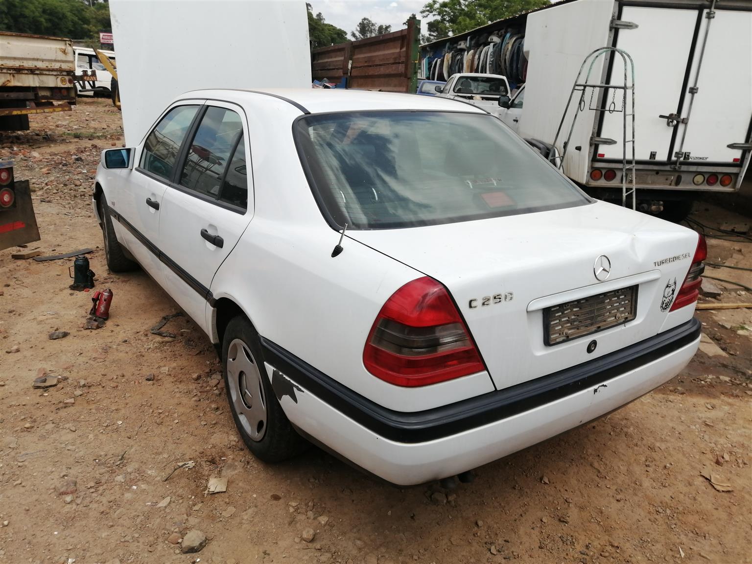 Stripping Mercedes Benz w202 for spares