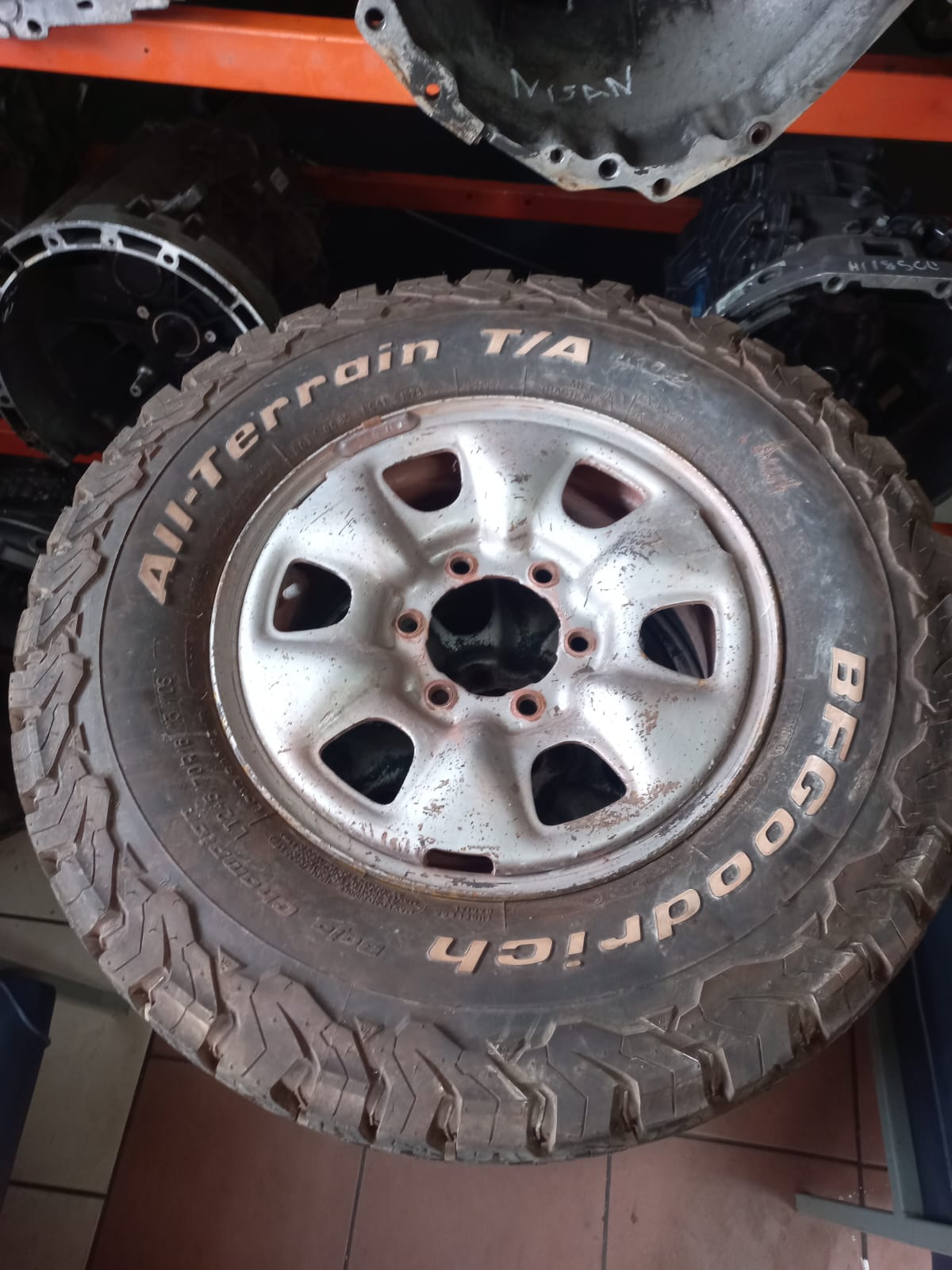 Toyota hilux rims and tyres - Private Seller Toyota hilux rims and tyres - Private Seller
