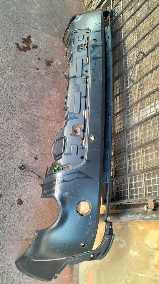 Land Rover Discovery rear bumper spoiler - Private Seller Land Rover Discovery rear bumper spoiler - Private Seller