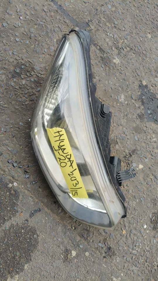 Hyundai i20 headlight 2013 /15 - Private Seller