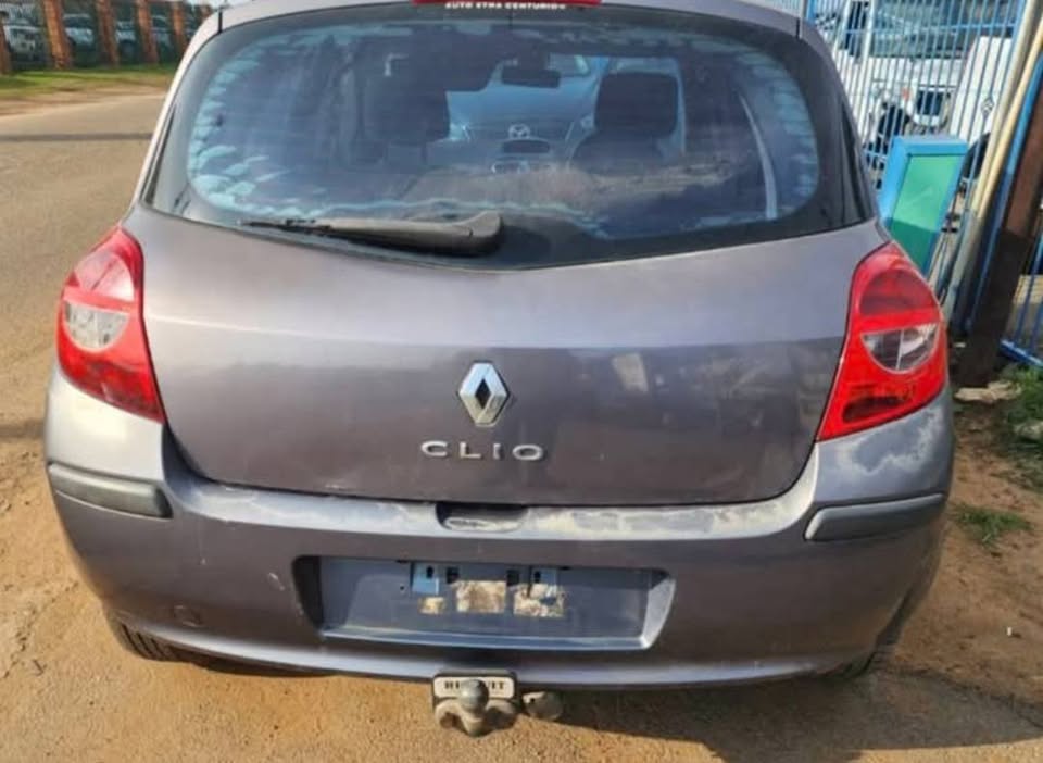Renault Clio Stripping For Spare Parts - Private Seller Renault Clio Stripping For Spare Parts - Private Seller