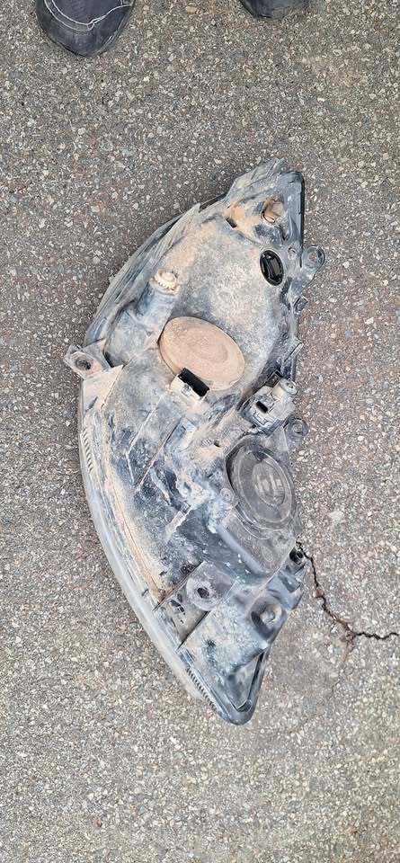 Renault scenic headlight available - Private Seller Renault scenic headlight available - Private Seller
