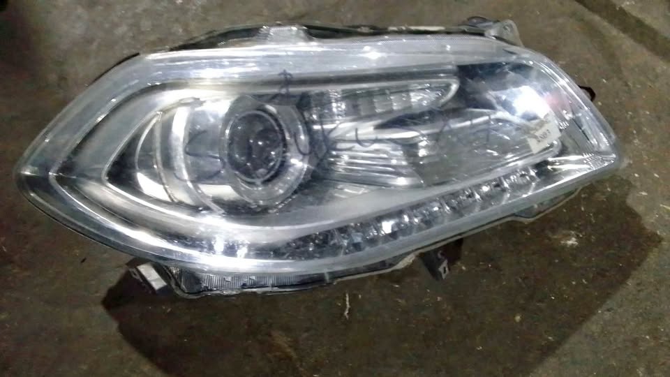 Suzuki sx4 headlight - Private Seller Suzuki sx4 headlight - Private Seller