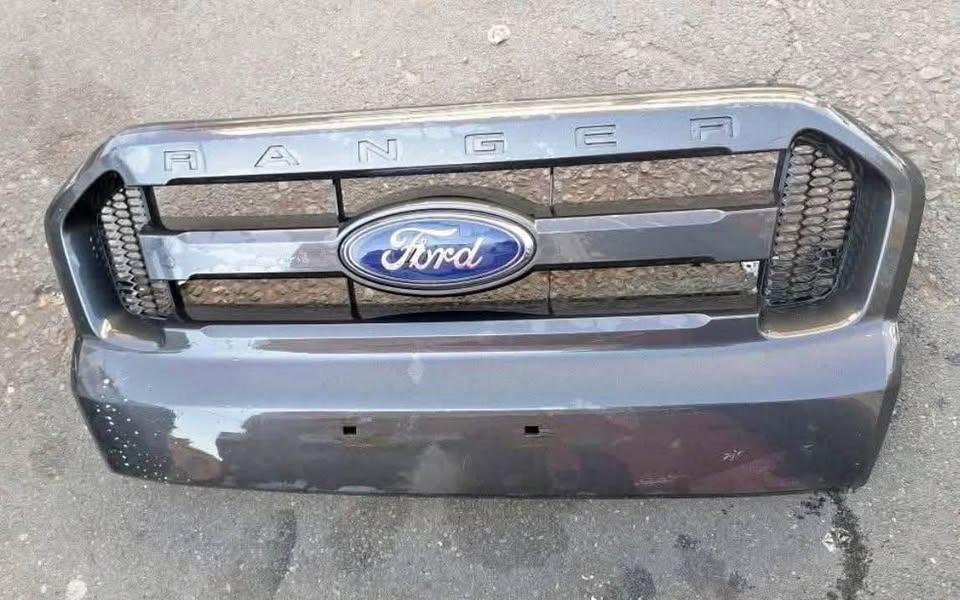 Ford Ranger T7 wild track main grill Call or dm - Private Seller Ford Ranger T7 wild track main grill Call or dm - Private Seller