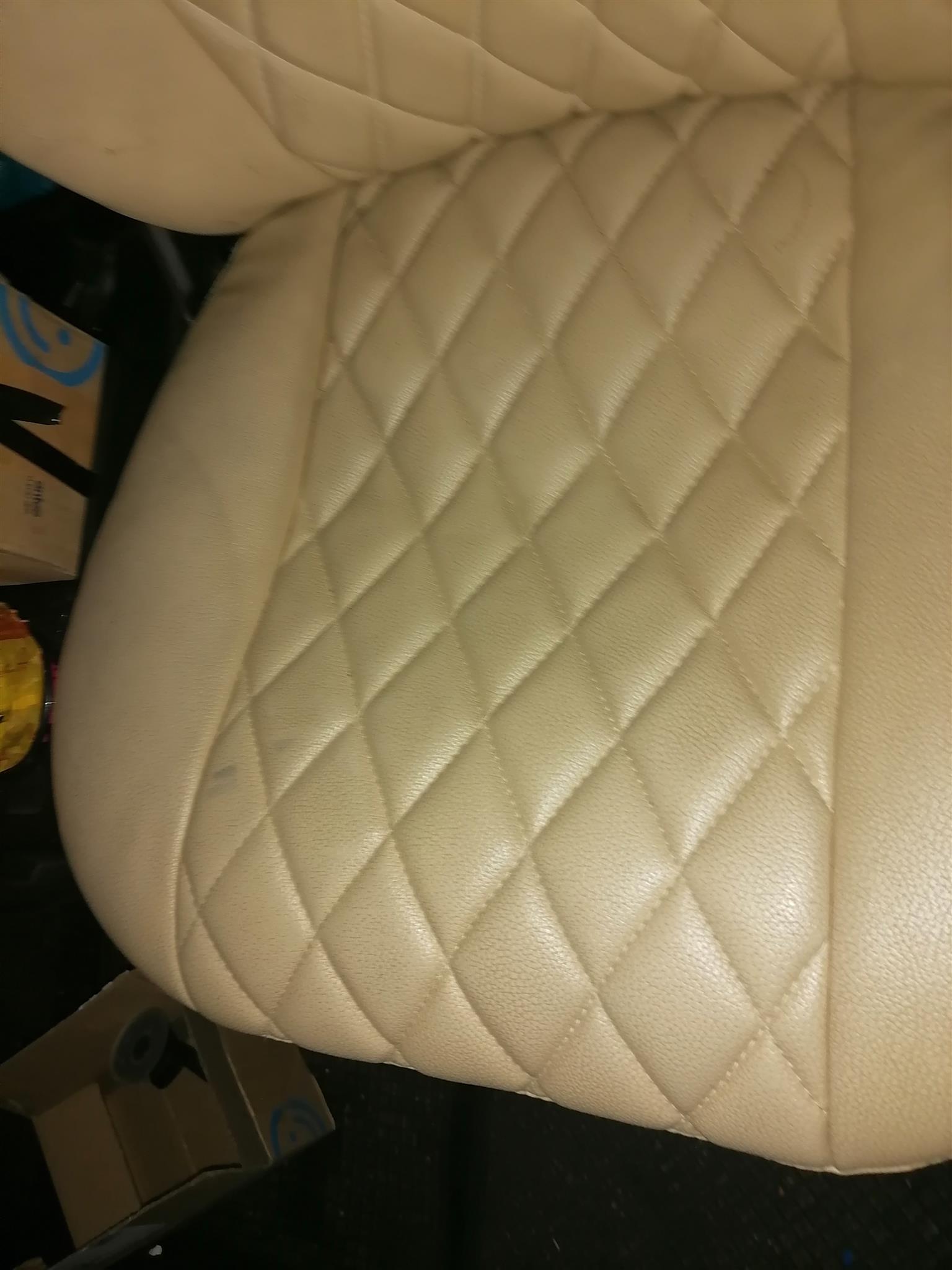 Land rover defender front seats - Private Seller Land rover defender front seats - Private Seller