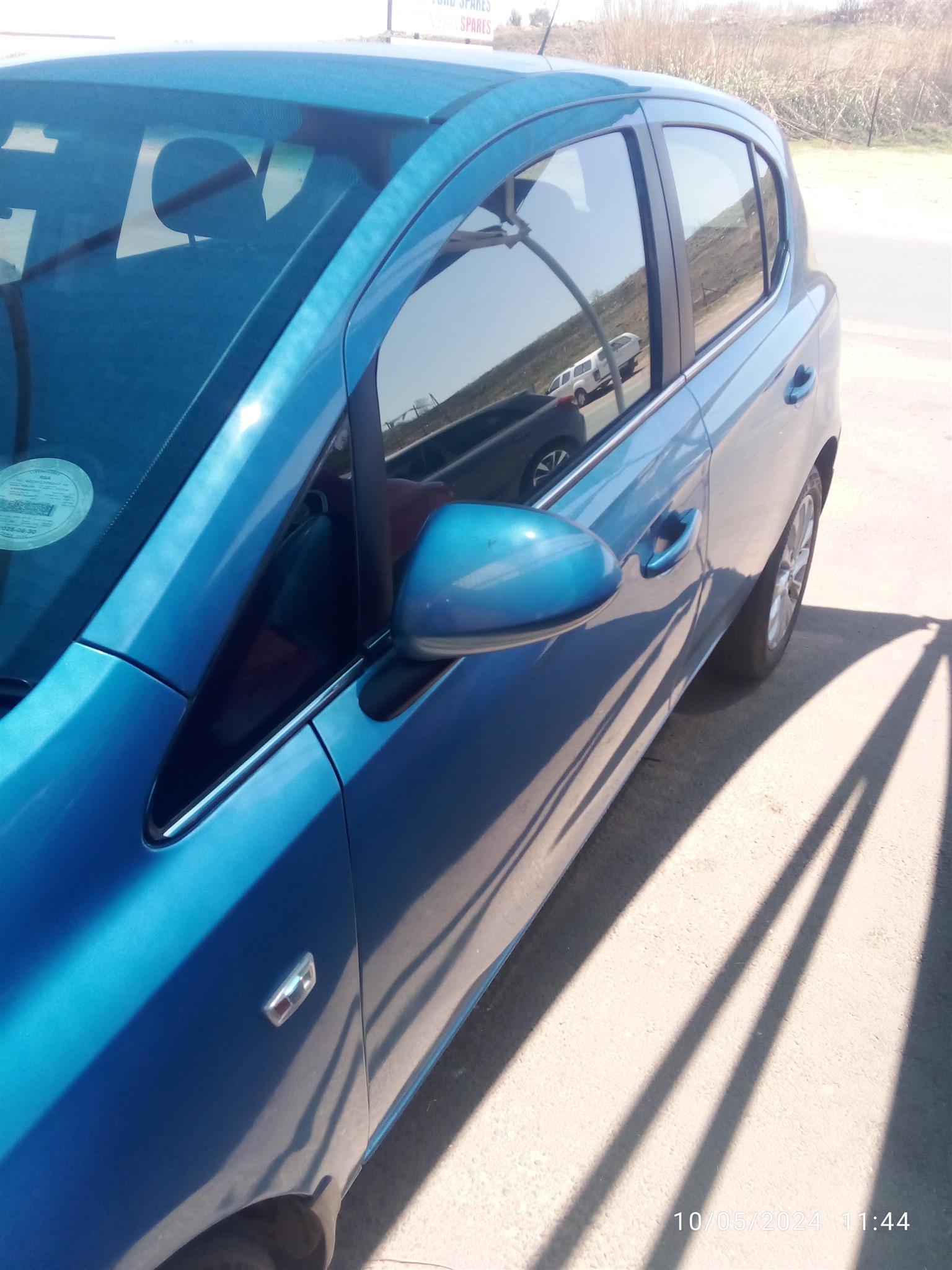 Opel Corsa E 1.0 model 2020 used parts for sale, lights, gear box, doors - Private Seller Opel Corsa E 1.0 model 2020 used parts for sale, lights, gear box, doors - Private Seller