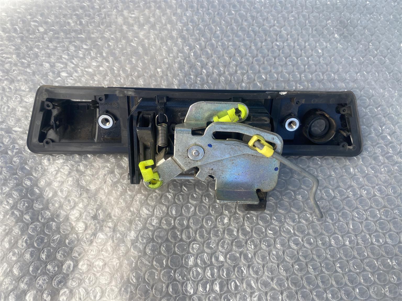 2024 ISUZU D-MAX DOUBLE CAB TAILGATE HANDLE FOR SALE. IN PRISTINE CONDITION - Private Seller 2024 ISUZU D-MAX DOUBLE CAB TAILGATE HANDLE FOR SALE. IN PRISTINE CONDITION - Private Seller