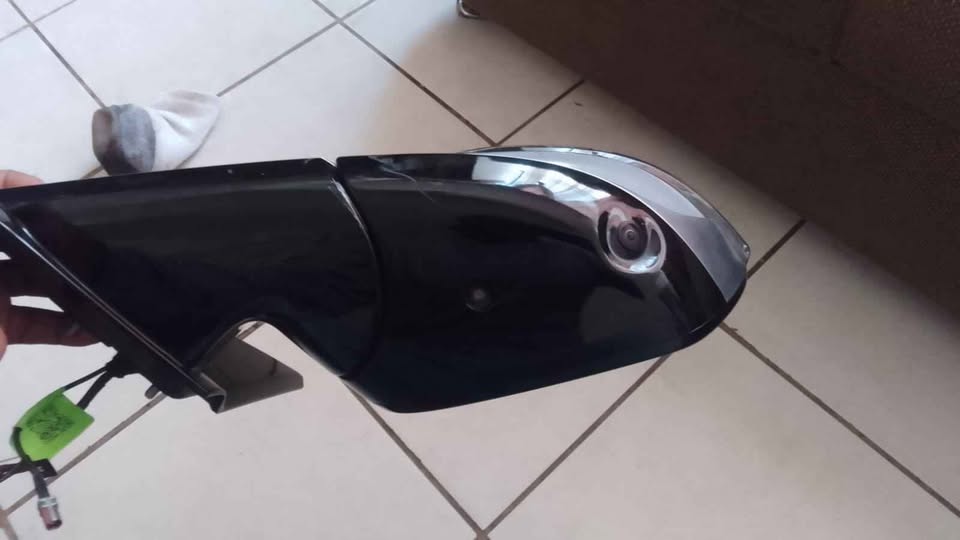 Jetour x70 /x70 plus side mirror left side - Private Seller Jetour x70 /x70 plus side mirror left side - Private Seller