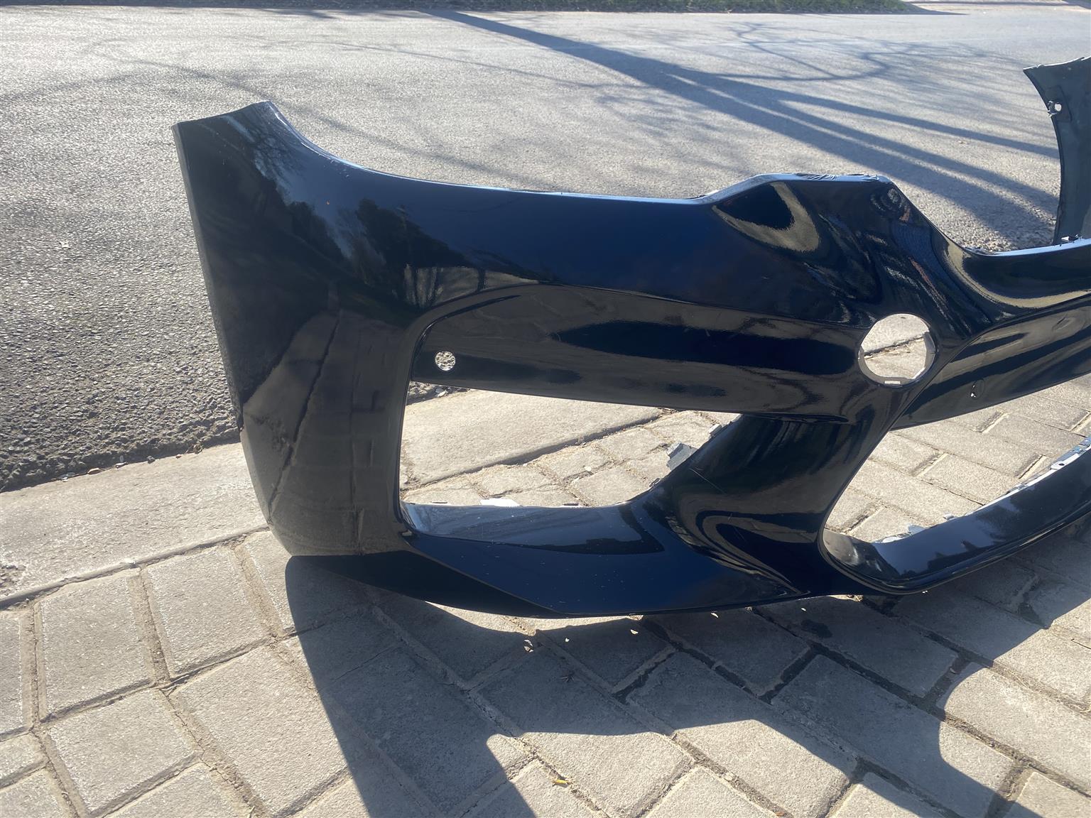 2020 BMW M5 FRONT BUMPER FOR SALE. IN EXCELLENT CONDITION
