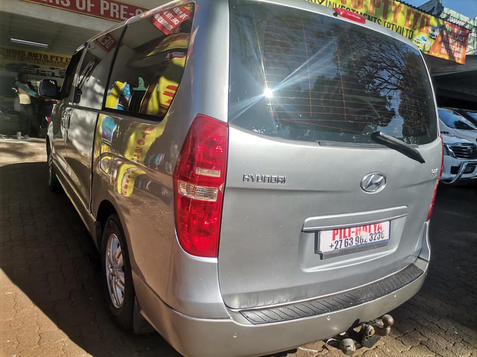 2017 HYUNDAI H1 2.5 CRDI 9 SEATER AUTOMATIC