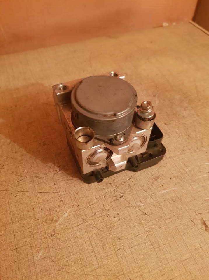 TOYOTA HILUX ABS CONTROL UNIT FORSALE