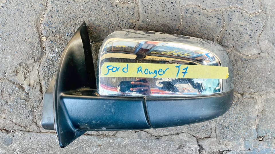 Ford Ranger T7 side mirror - Private Seller Ford Ranger T7 side mirror - Private Seller