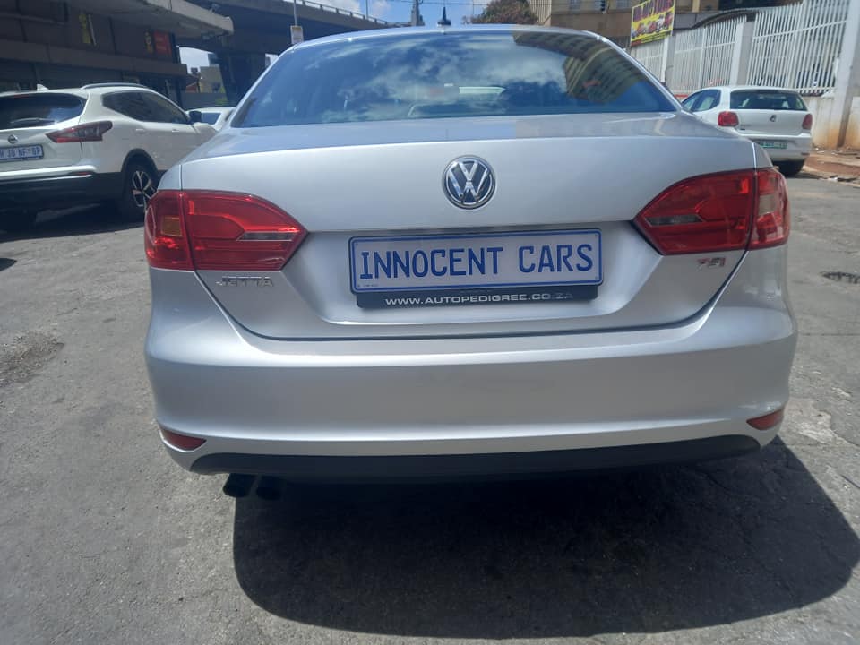 2013 VW JETTA 6 1.4 TSI SEDAN PETROL, MANUAL TRANSMISSION, SILVER COLOUR
