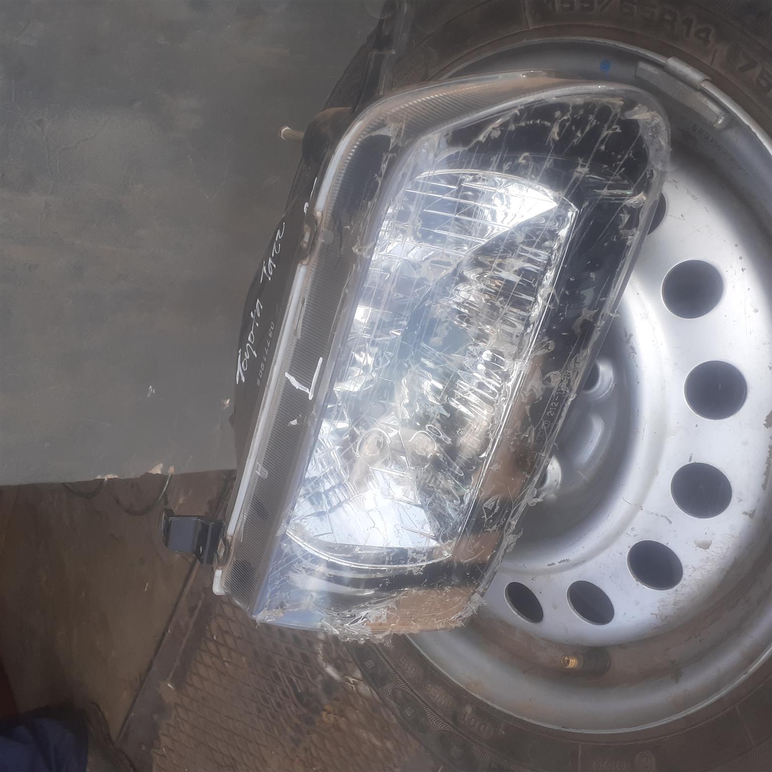 TOYOTA TAZZ LEFT HEADLIGHT FOR SALE DELIVERY AVAILABLE COUNTRY WIDE - Private Seller
