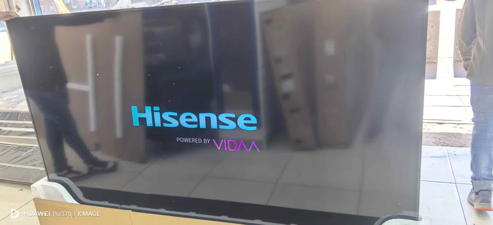 Brand new hissense 100 inch q7 TV on special
