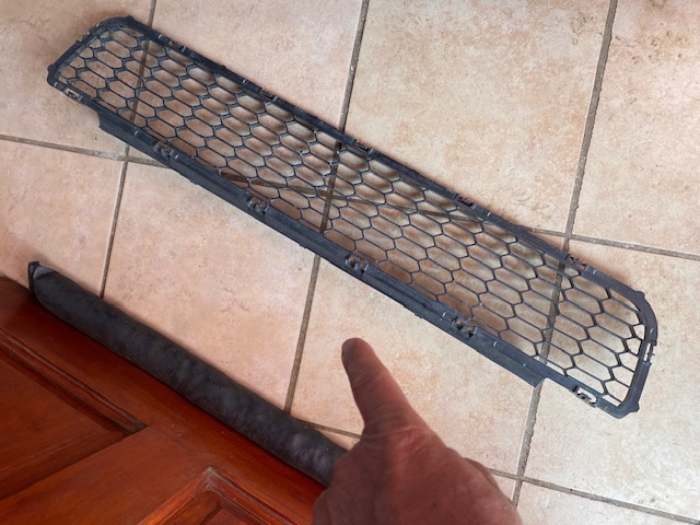 Ford Ranger T5 centre bumper grill. - Private Seller Ford Ranger T5 centre bumper grill. - Private Seller