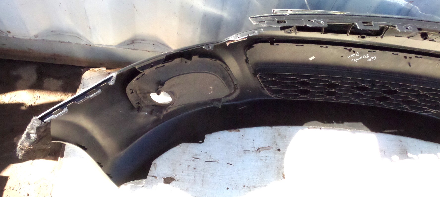 Kia Rio complete front bumper (hatchback) - Private Seller Kia Rio complete front bumper (hatchback) - Private Seller
