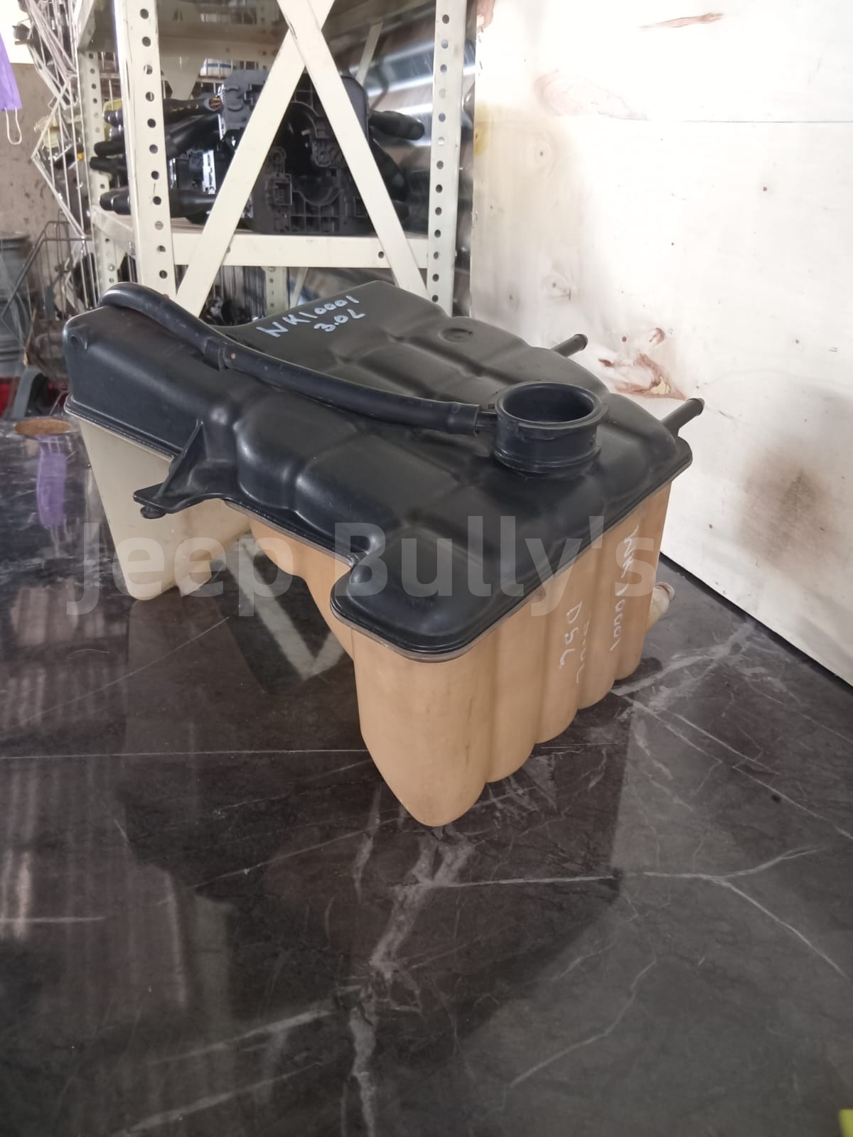 3.0 Water Bottle For Sale Jeep Grand Cherokee WK1 - Private Seller 3.0 Water Bottle For Sale Jeep Grand Cherokee WK1 - Private Seller