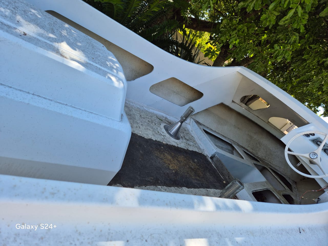 21 VT Vagabond Boat