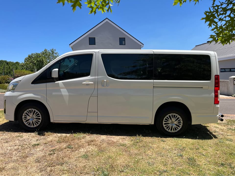 Used 2019 Toyota Quantum 2.8 LWB bus 11-seater GL - Private Seller Used 2019 Toyota Quantum 2.8 LWB bus 11-seater GL - Private Seller