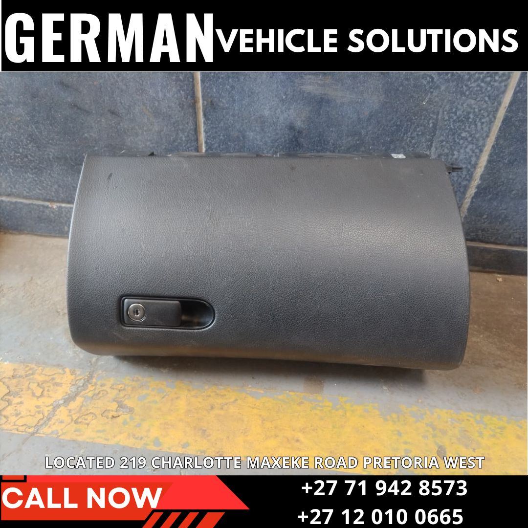 Mercedes Benz C180 W205 Glove Box for Sale - Private Seller Mercedes Benz C180 W205 Glove Box for Sale - Private Seller