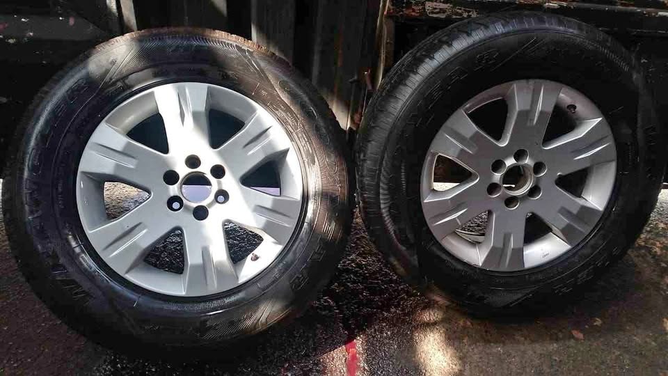 Nissan Pathfinder mag rims and tyres 255/65R17 - Private Seller Nissan Pathfinder mag rims and tyres 255/65R17 - Private Seller