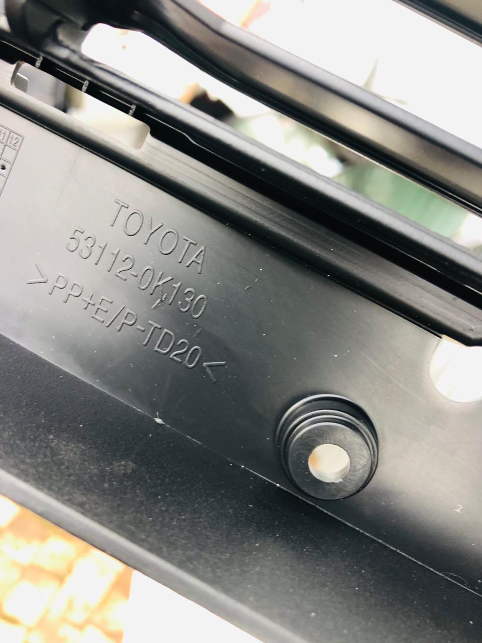 Toyota Hilux GD6 front bumper grill - Private Seller