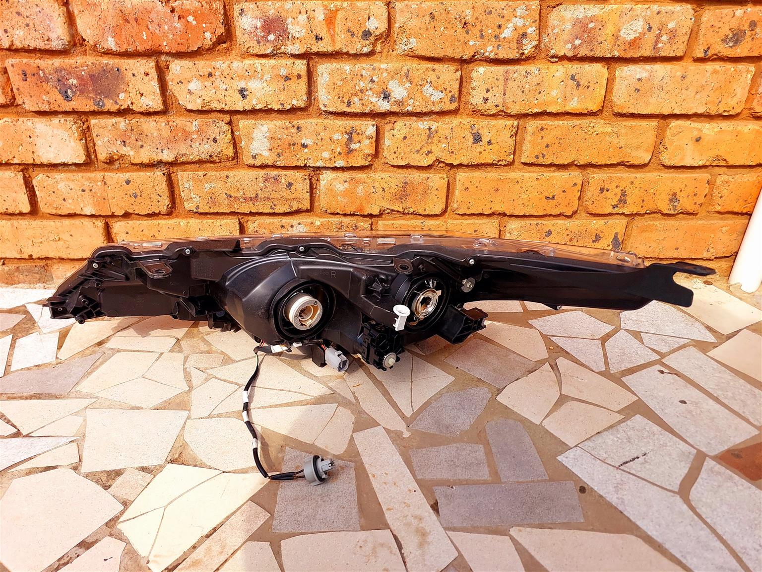 [OEM] TOYOTA COROLLA PRESTIGE HEADLIGHT FOR SALE - Private Seller