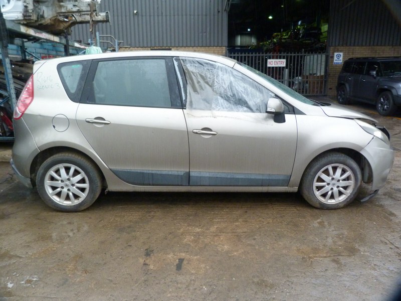 Renault Scenic III 1.6 16V Manual K4M Gold - 2010 SPARESBOYZ STRIPPING FOR SPARE - Private Seller