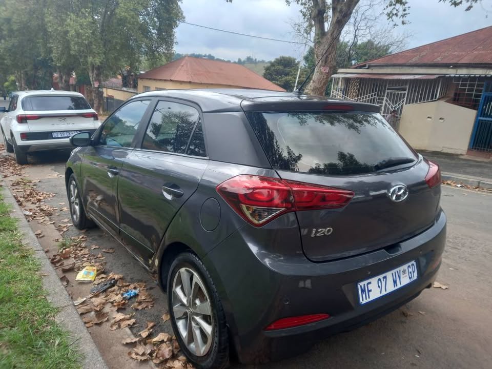 2016 Hyundai i20 1.2 fluid, Manual, Petrol, Grey 75000kms
