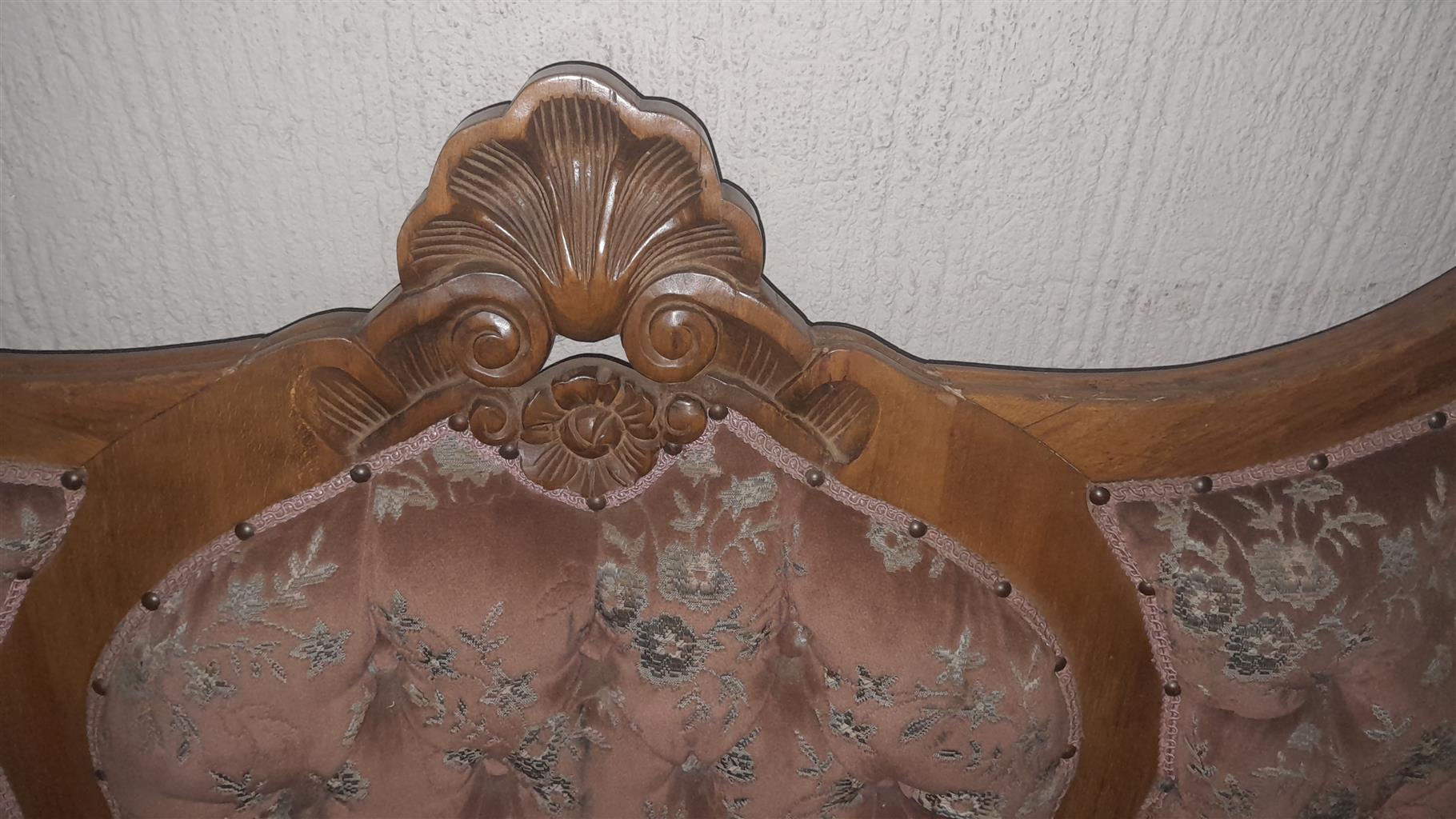 Victorian antique coutch