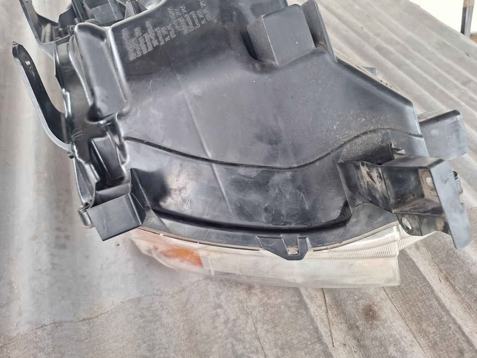 Ford Ranger RH Head Light - Private Seller Ford Ranger RH Head Light - Private Seller