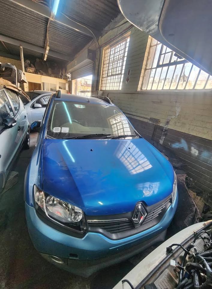 Renault sandero stepway stripping for spares - Private Seller Renault sandero stepway stripping for spares - Private Seller