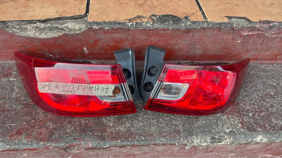 Renault Clio 4 taillights - Private Seller Renault Clio 4 taillights - Private Seller