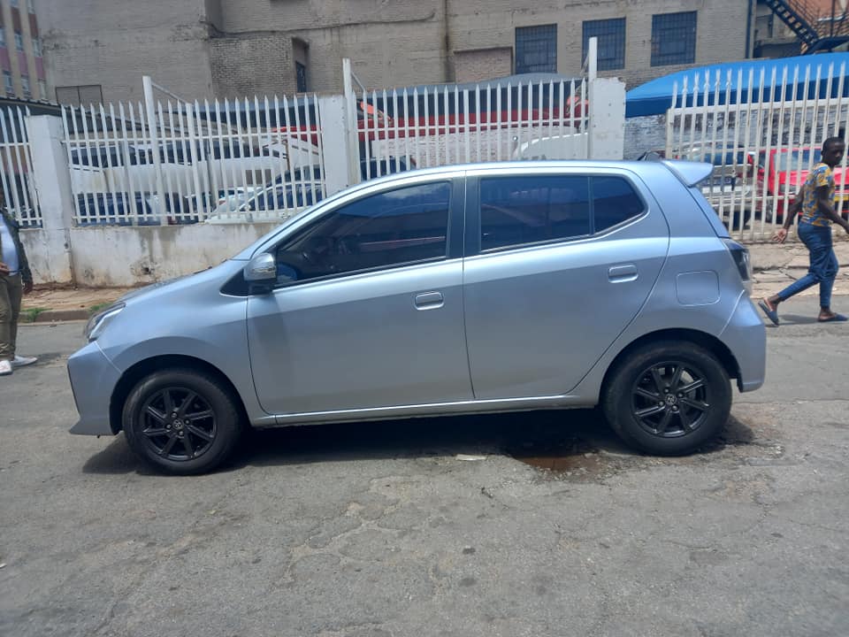 2021 TOYOTA AGYA 1.0 PETROL, MANUAL TRANSMISSION, SILVER COLOUR