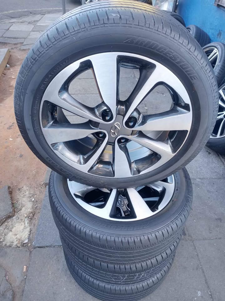 16inch Hyundai i20 rims and good tyres - Private Seller