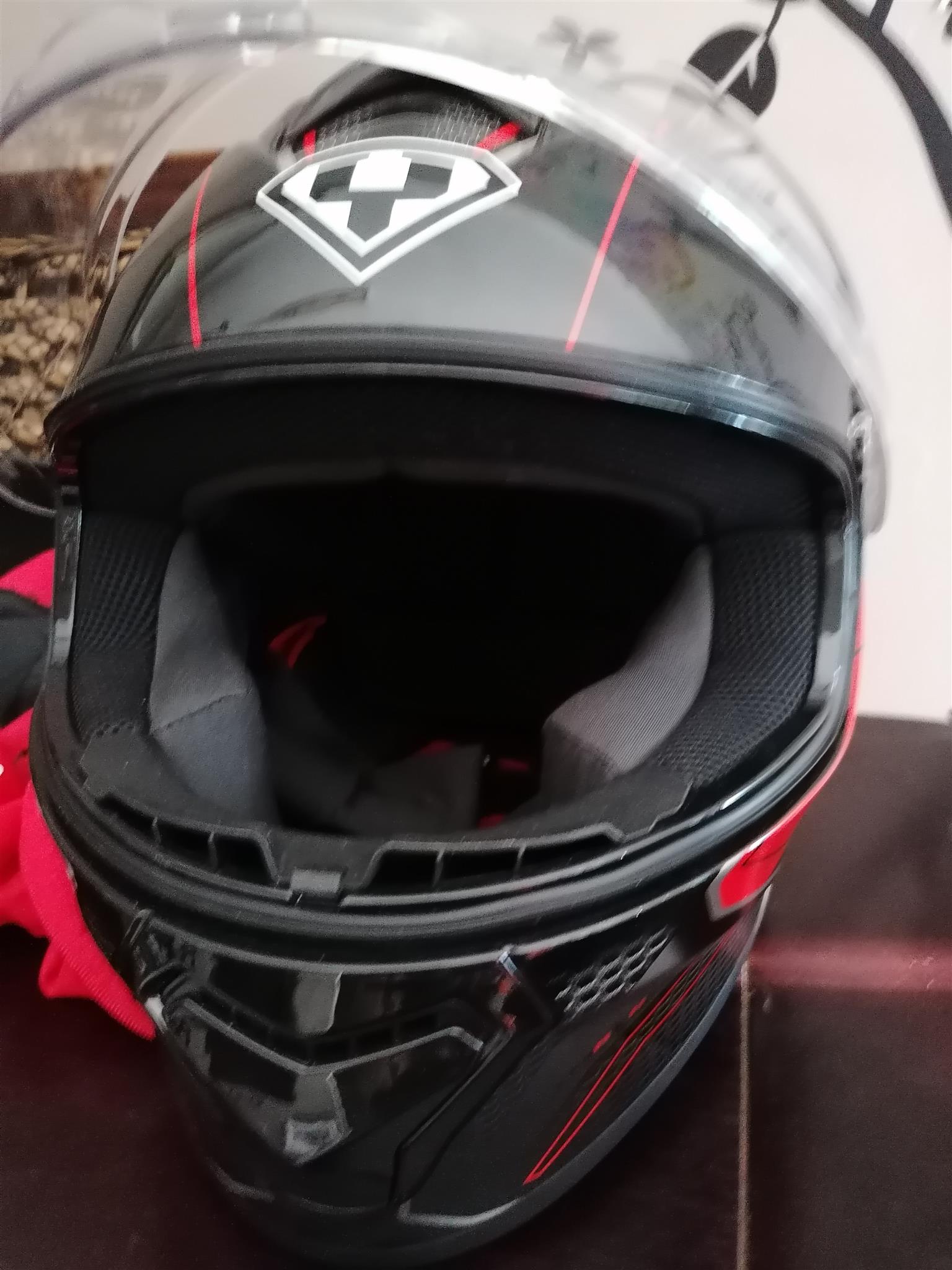 Red bike helmet - Size Small