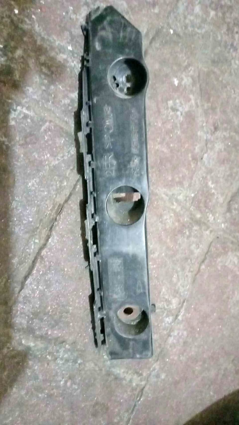 Daihatsu D52115-BZ060-001 Support Front Bumper Side RH Mobil for Daihatsu Ayla - Private Seller Daihatsu D52115-BZ060-001 Support Front Bumper Side RH Mobil for Daihatsu Ayla - Private Seller