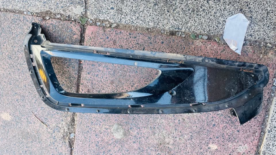 Hyundai Tucson fog light cover - Private Seller Hyundai Tucson fog light cover - Private Seller