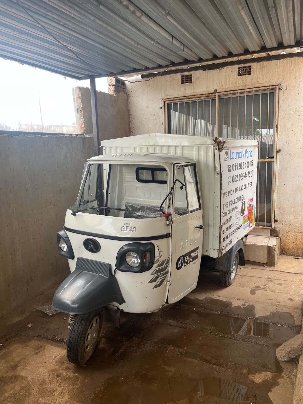 Accident damaged Atul Tuk-Tuk - Private Seller Accident damaged Atul Tuk-Tuk - Private Seller
